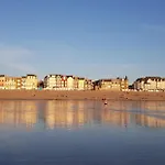 Lägenhet A 50m Reves Tranquilles Les Bains De *