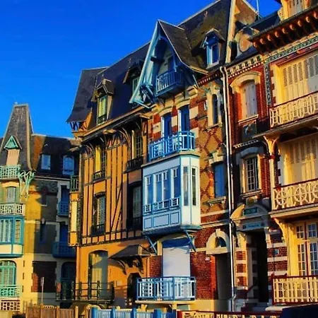 A 50m Reves Tranquilles Les Bains De Lägenhet *