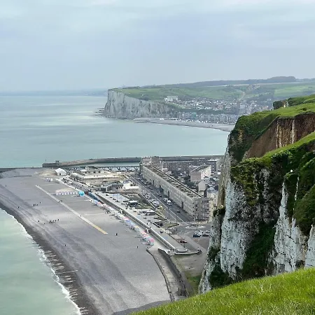 A 50m Reves Tranquilles Les Bains De Lägenhet
